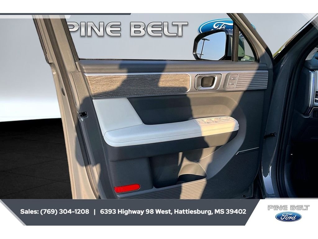 Used 2025 Hampton Gray Hyundai Calligraphy image 17