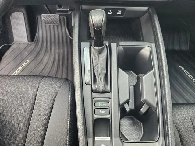 Used 2025  Honda SE image 35