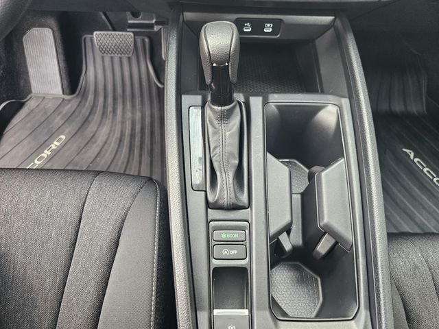 Used 2025  Honda SE image 35