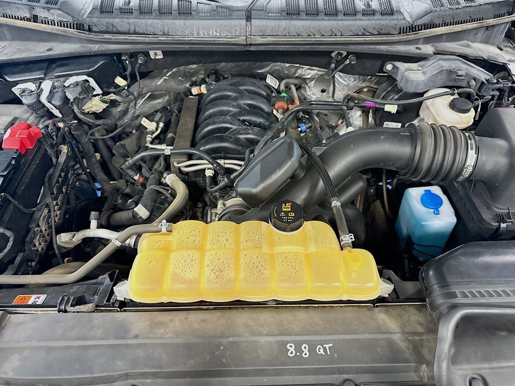 Used 2018  Ford XL image 29