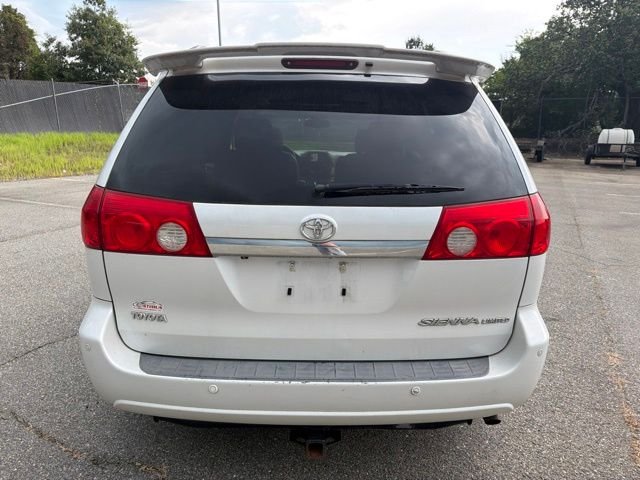 Used 2008 White Toyota XLE image 4
