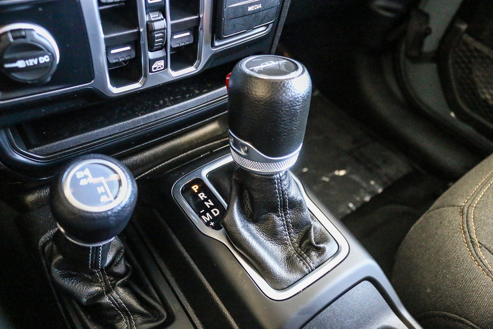 Used 2024 Anvil Clear Coat Jeep Sport S image 25