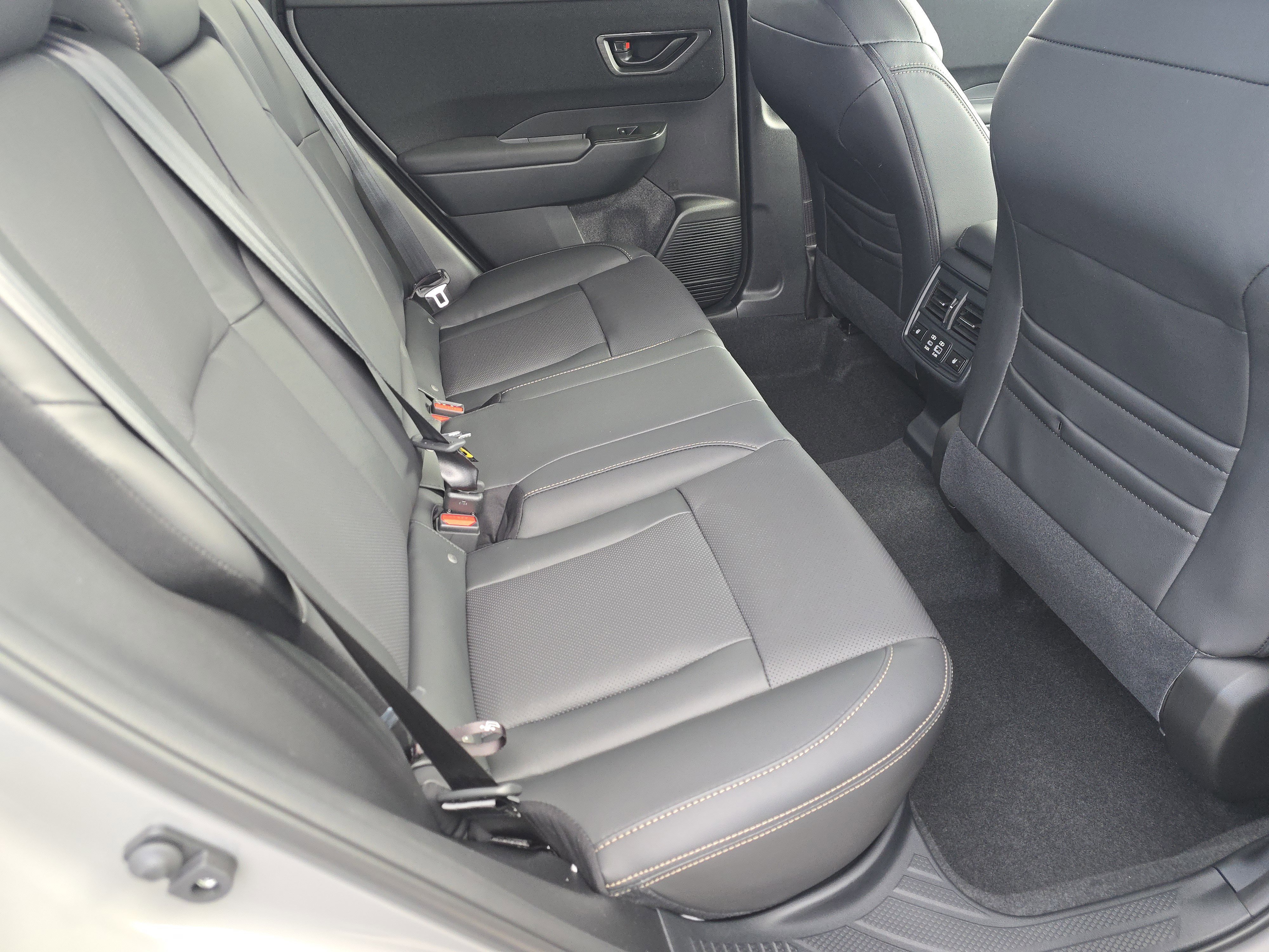 2026 Subaru Outback Limited - Photo 18