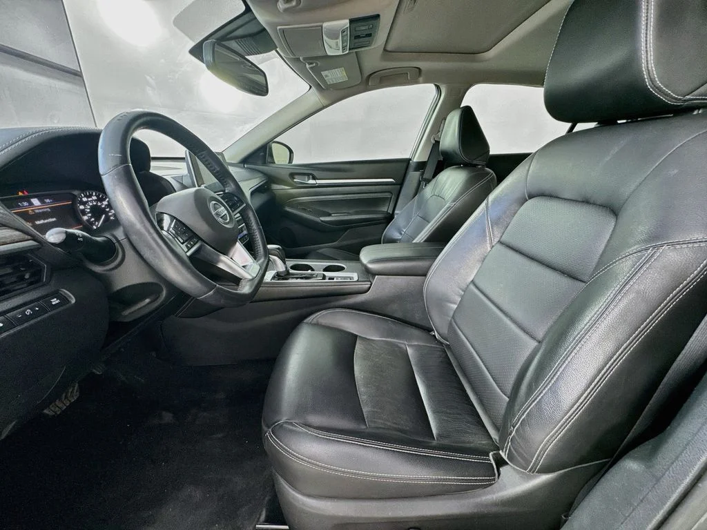 Used 2019 Gray Nissan 2.5 Platinum image 22