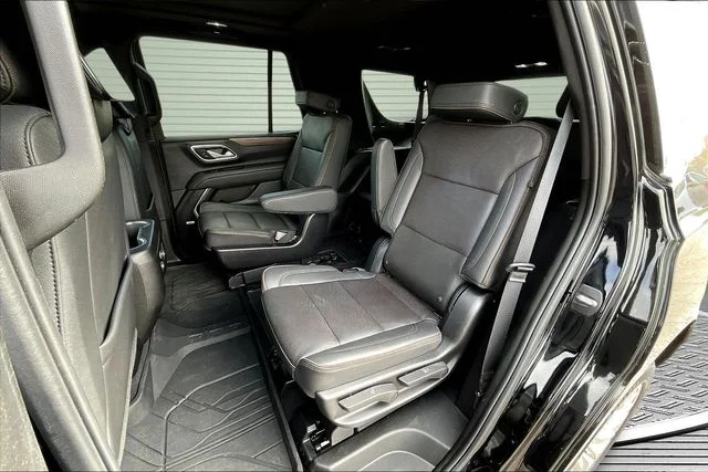 Used 2024 Black Chevrolet High Country image 21