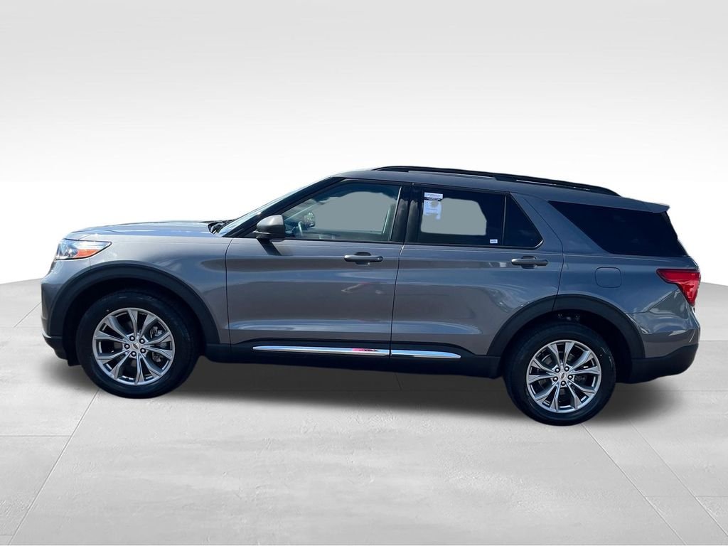 Used 2022 Gray Ford XLT image 3