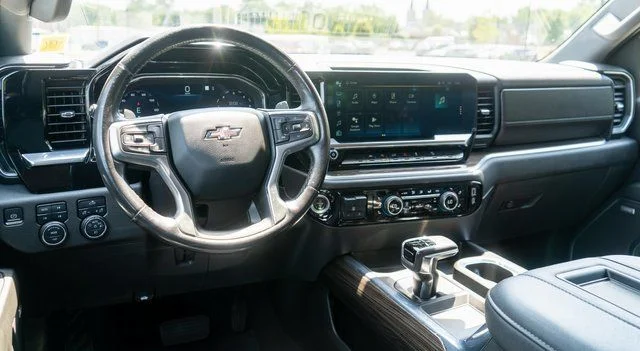Used 2022 Blue Chevrolet RST image 13