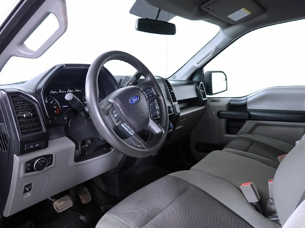 Used 2018 White Ford XL image 9