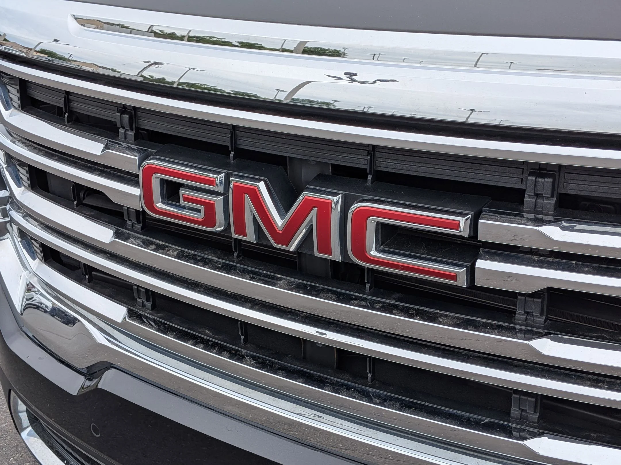 Used 2023 Ebony Twilight Metallic GMC SLT image 30