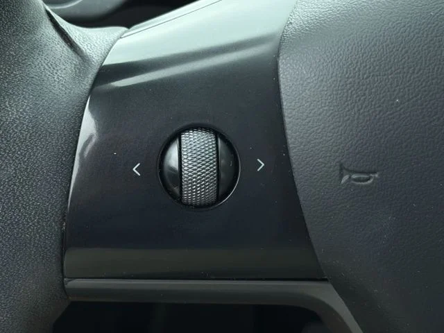 Used 2024  Tesla Long Range image 27