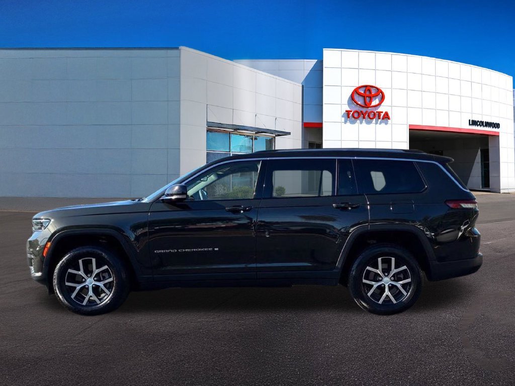 Used 2023 Gray Jeep Limited image 13