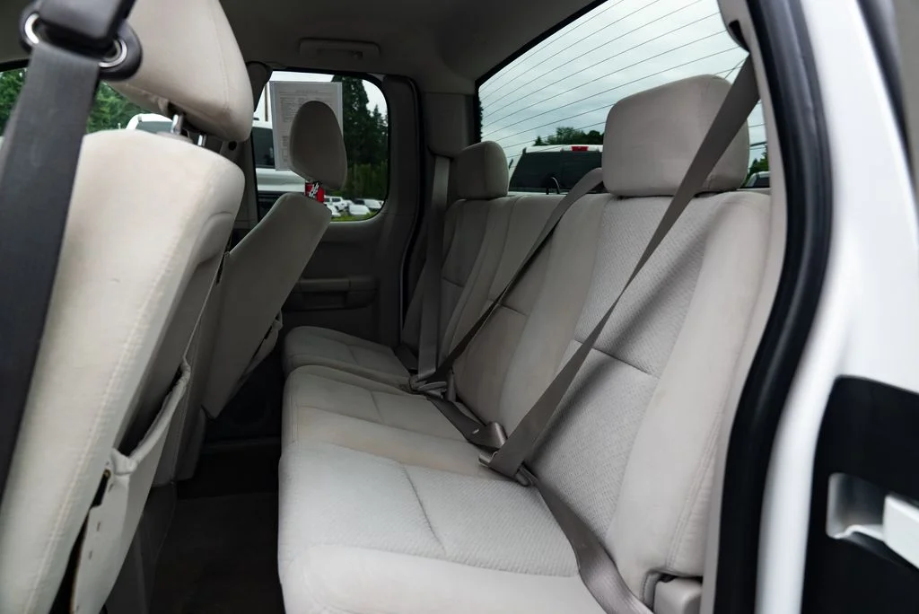 Used 2008 White GMC SLE1 image 17