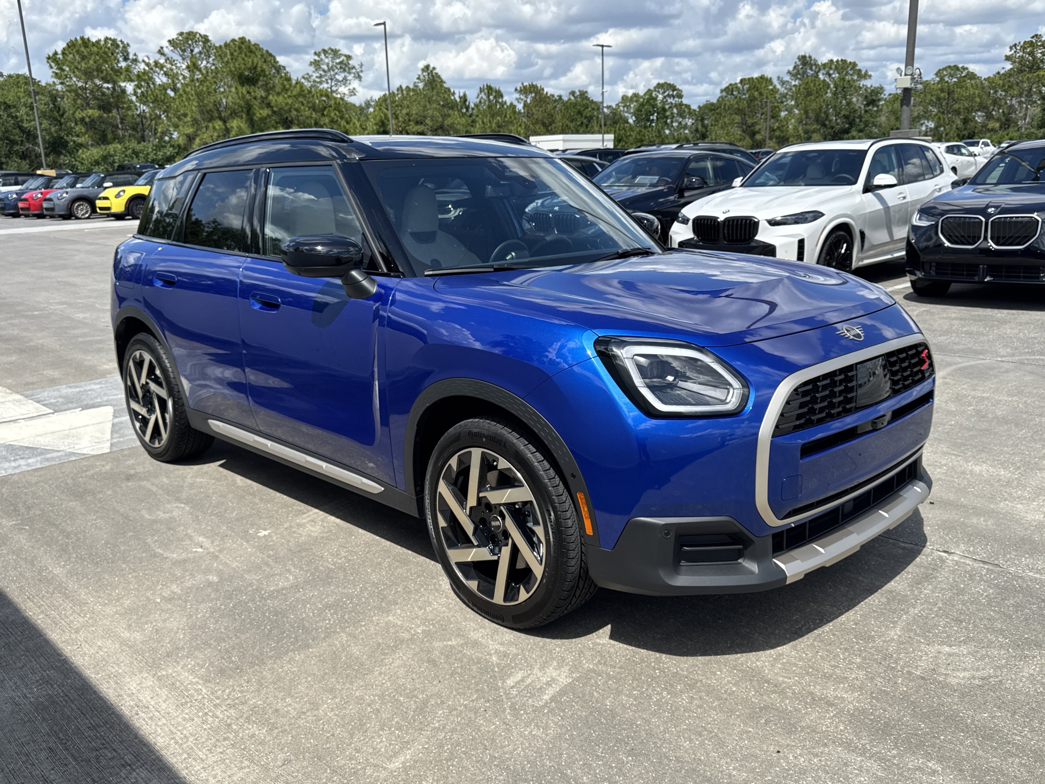 2027 MINI Countryman's photo