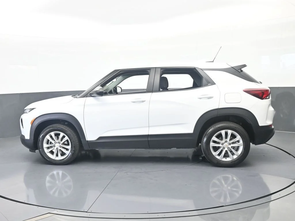 Used 2023 Summit White Chevrolet LS image 2