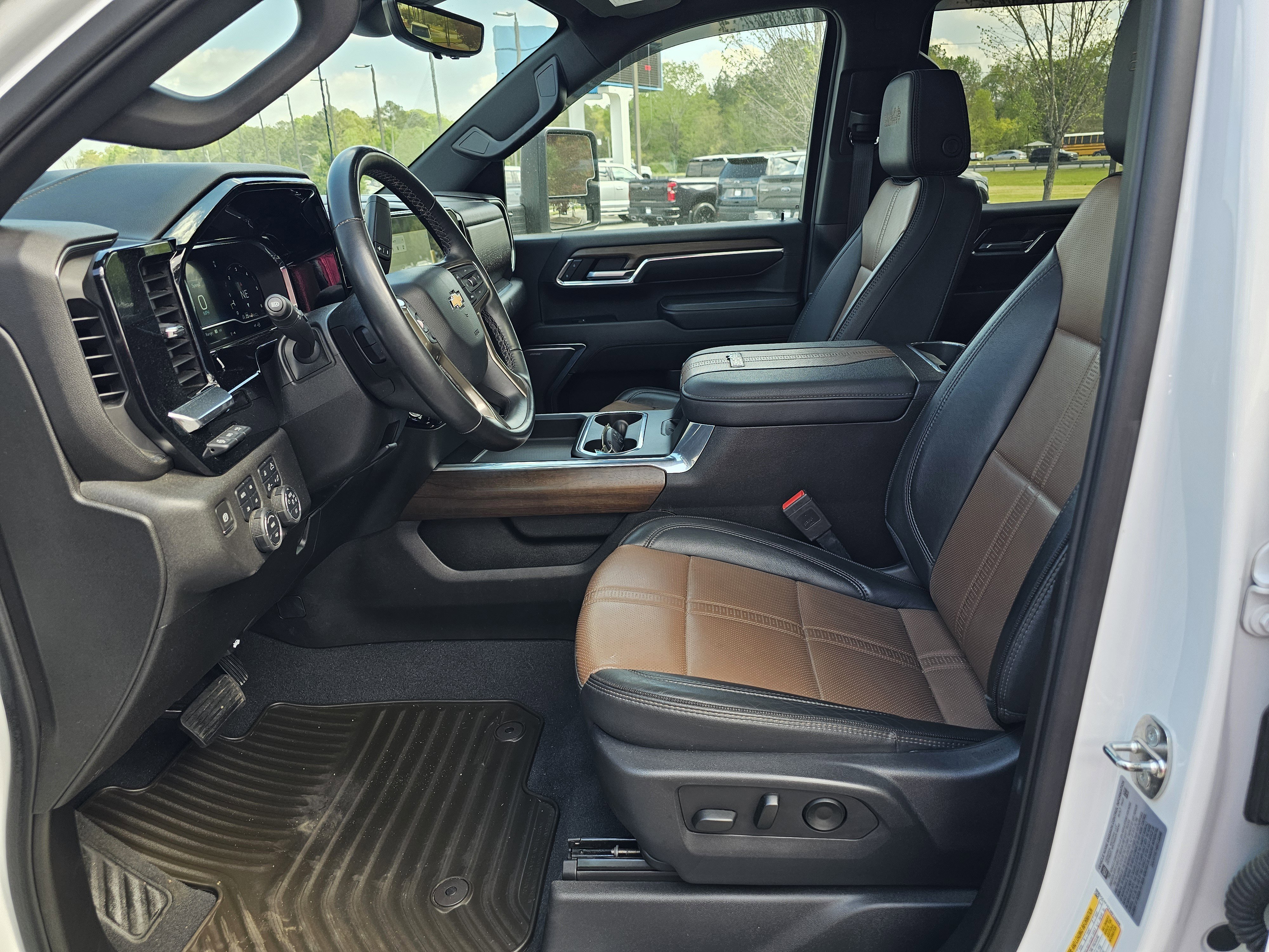 2024 Chevrolet Silverado 3500HD High Country - Photo 19