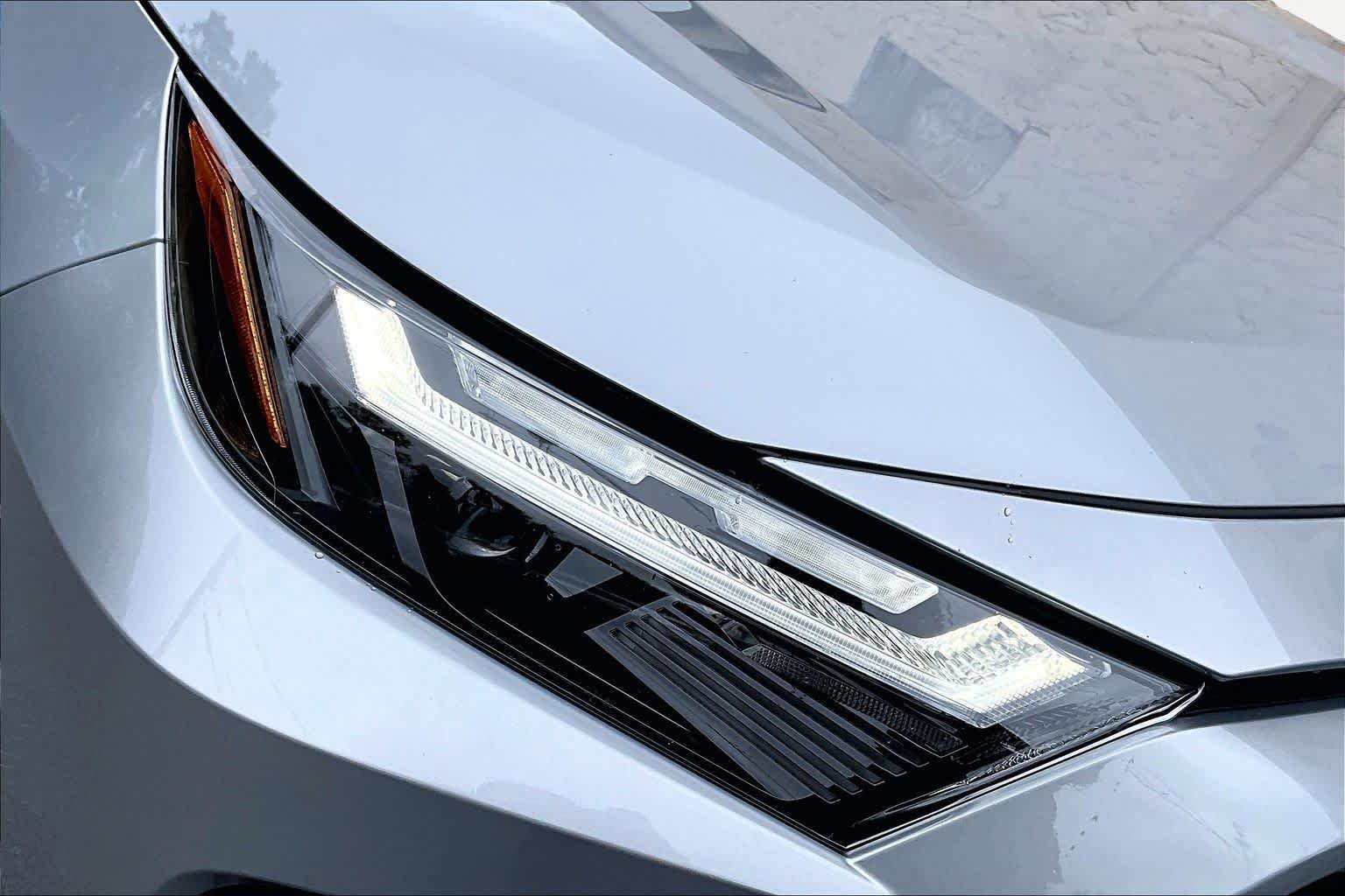 Used 2025 Silver Sky Metallic Toyota Limited image 28