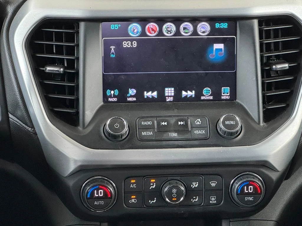 Used 2018 Silver GMC SLT-1 image 30