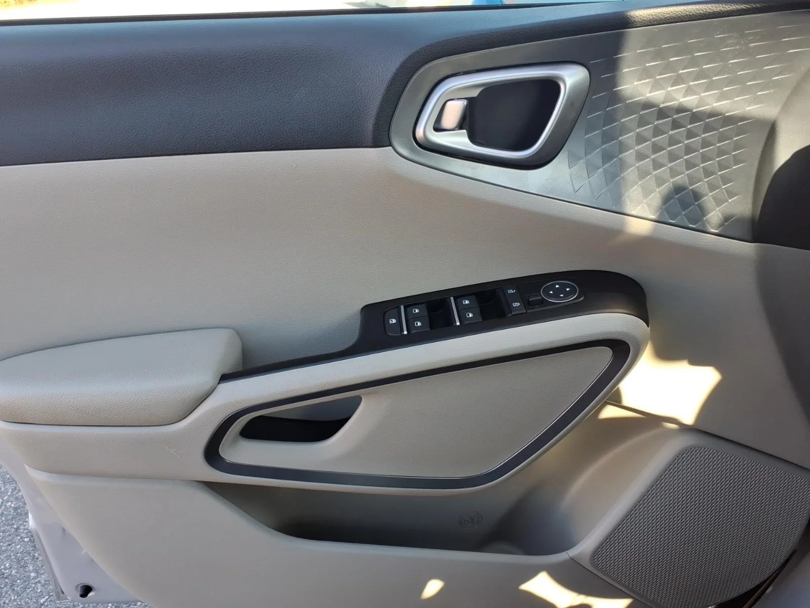 Used 2020 Sparkling Silver Kia S image 24