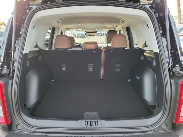 New 2026 Shadow Black Ford Outer Banks® image 21