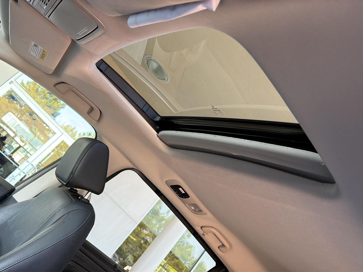 Used 2025  Honda EX-L image 30