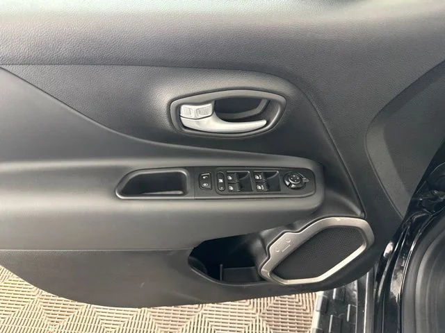 Used 2023 Black Jeep Latitude image 20