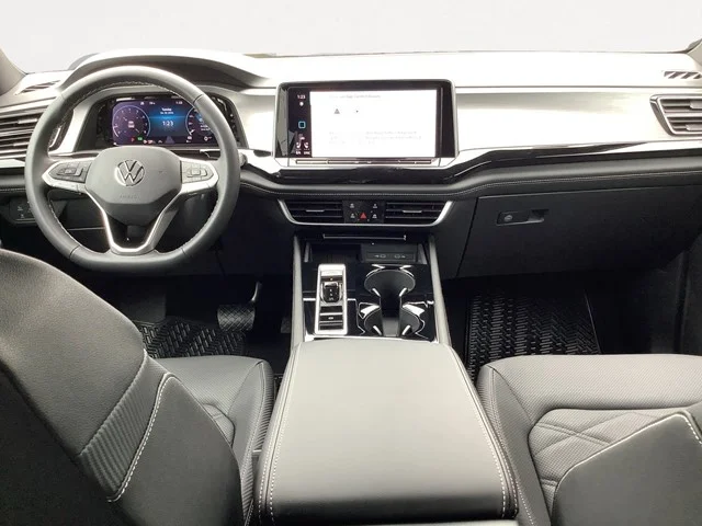 New 2026 Deep Black Pearl Volkswagen 2.0T SE W/TECHNOLOGY image 13