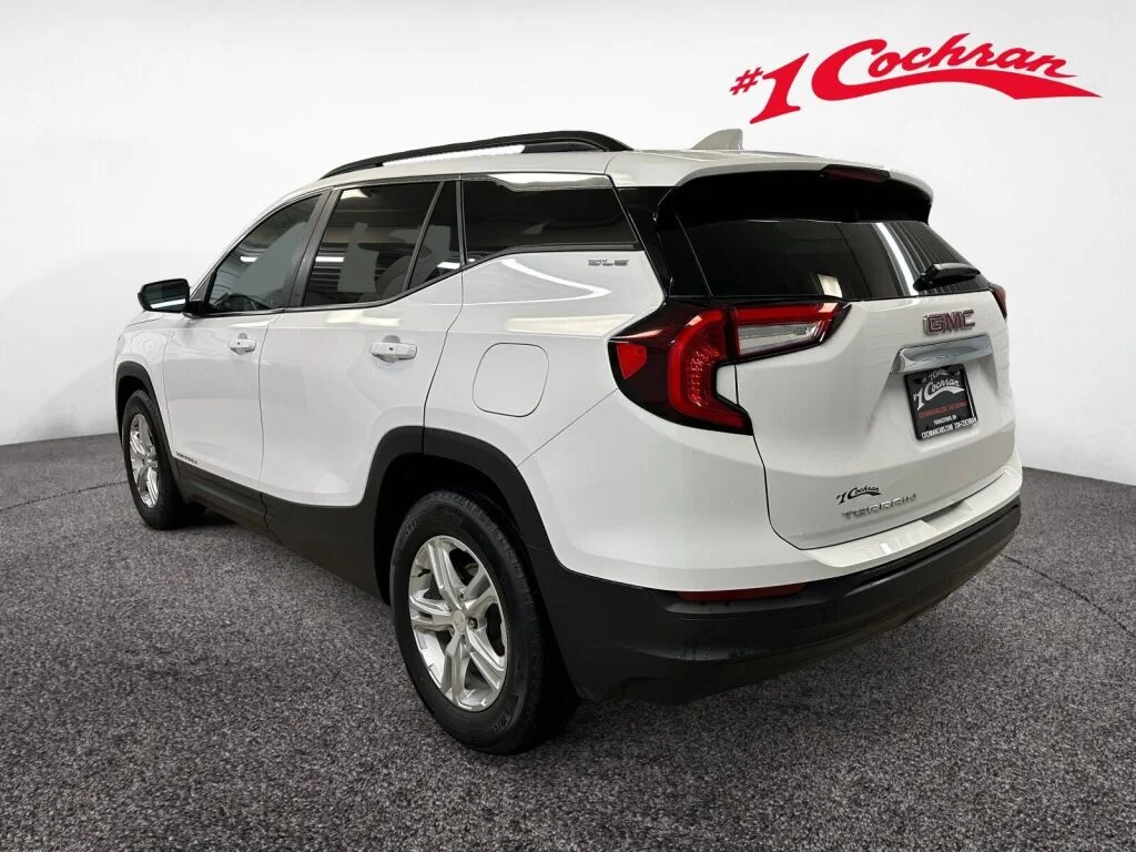 Used 2023 Summit White GMC SLE image 22