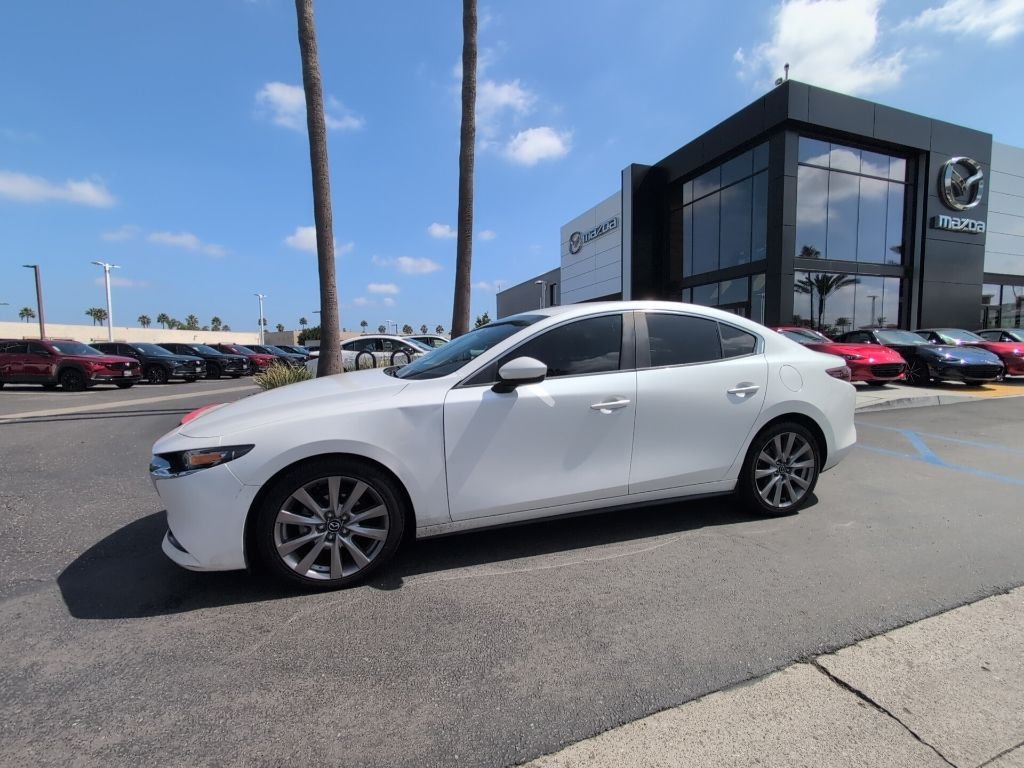 Used 2020 White Mazda Preferred image 6