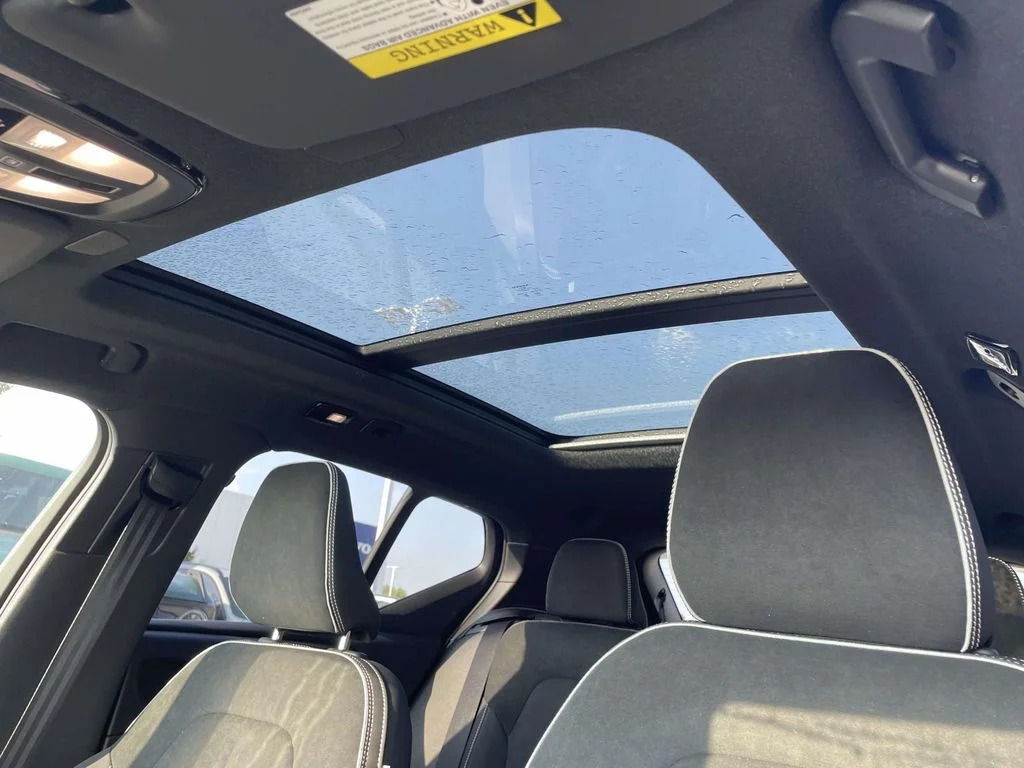 New 2026 Onyx Black Volvo Ultra Black Edition image 9