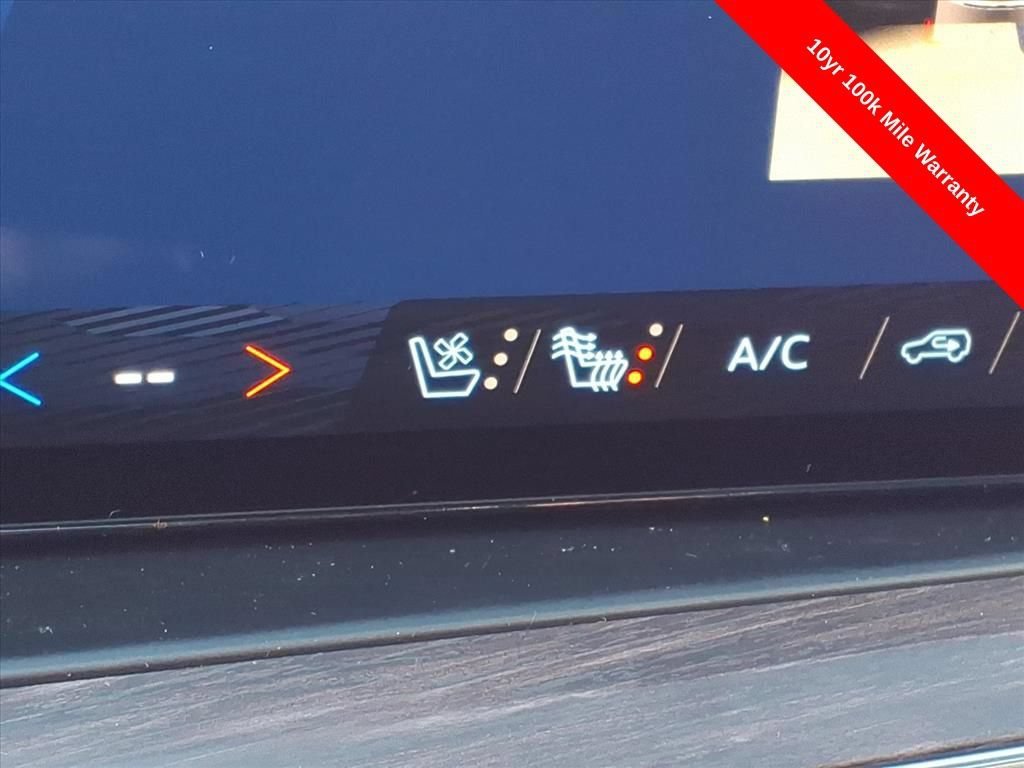 2026 Chevrolet Suburban Premier - Photo 25
