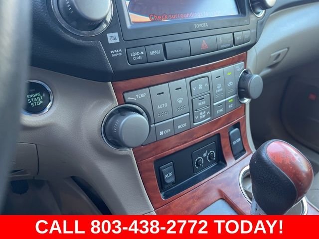 Used 2010 White Toyota Limited image 27