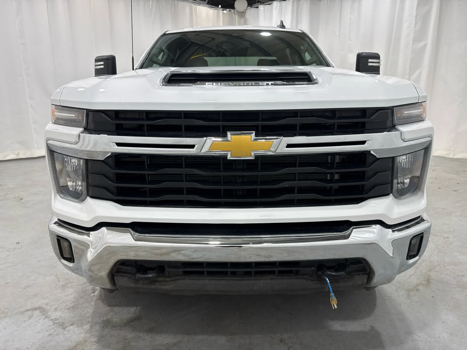 Used 2026 Summit White Chevrolet LT image 8