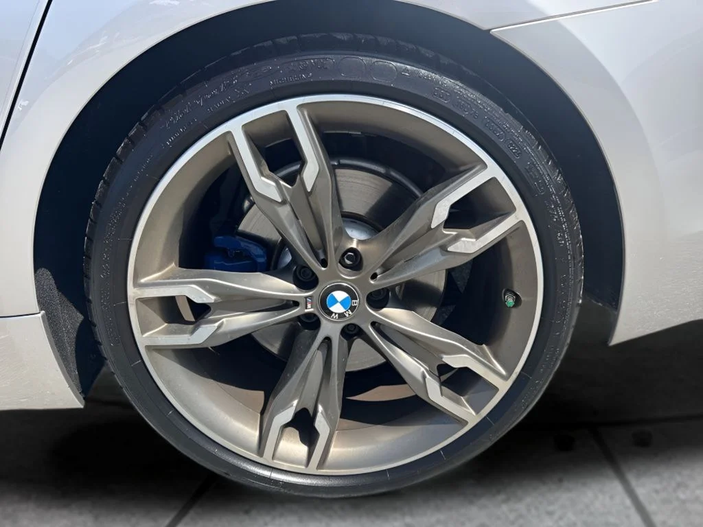 Used 2019 Silver BMW M550i xDrive image 37