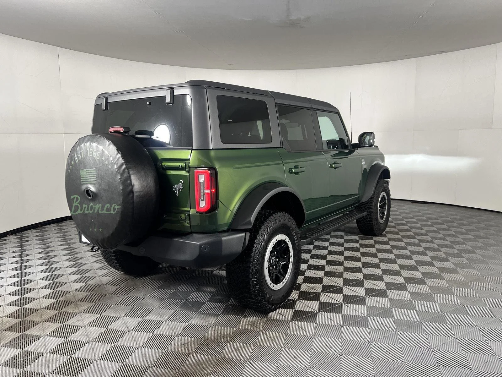 Used 2023 Eruption Green Ford Outer Banks image 33