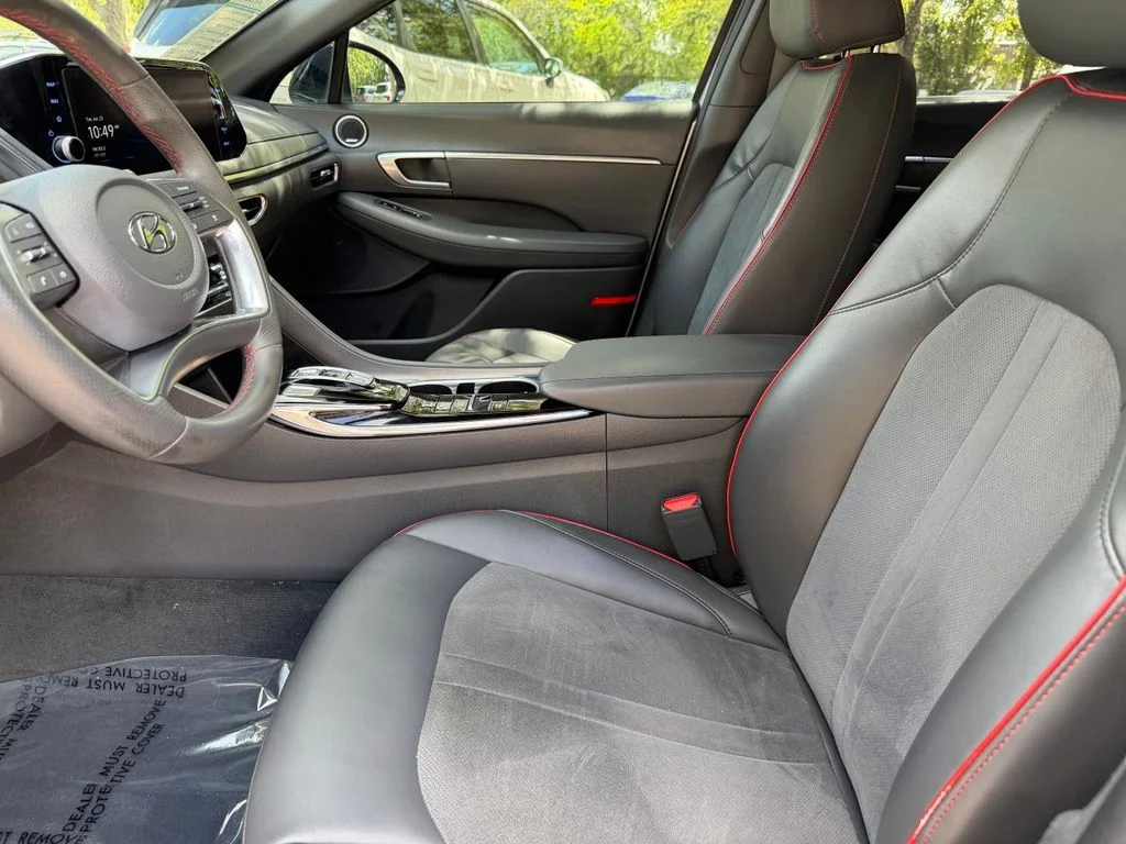 Used 2022 Shimmering Silver Hyundai SEL Plus image 17