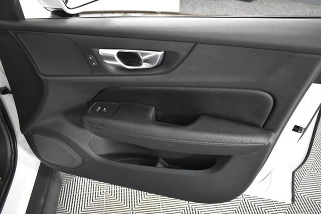 Used 2021 White Volvo T5 image 18