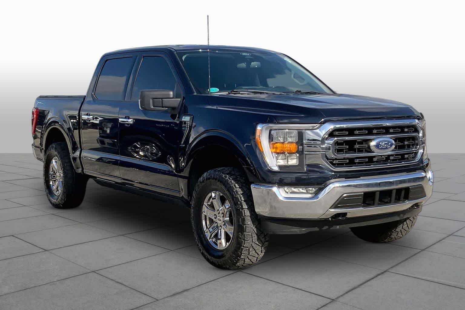 Certified Used 2022 Antimatter Blue Metallic Ford XLT image 3