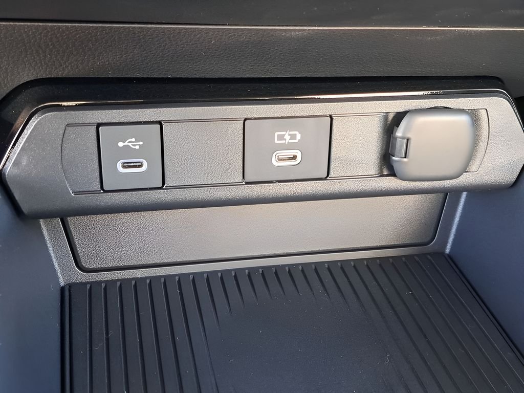 2026 Toyota Prius Limited - Photo 26