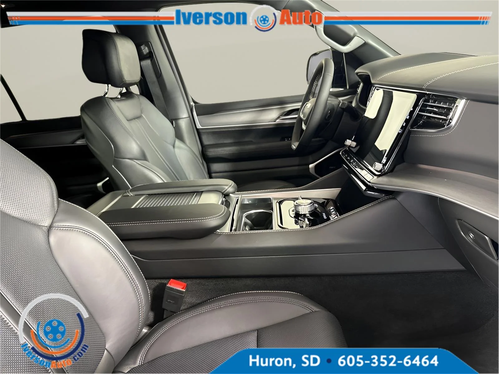 New 2026 Steel Blue Exterior Paint Jeep Limited Reserve image 31
