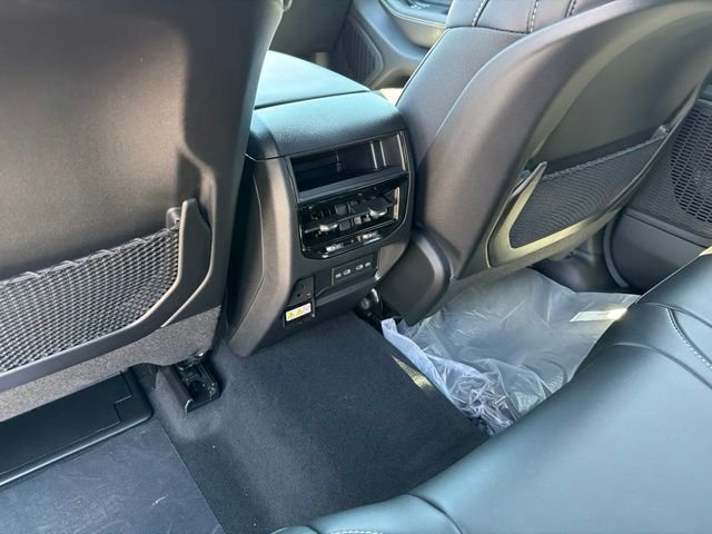 New 2026 Bright White Clear-Coat Exterior Paint Jeep Altitude image 8