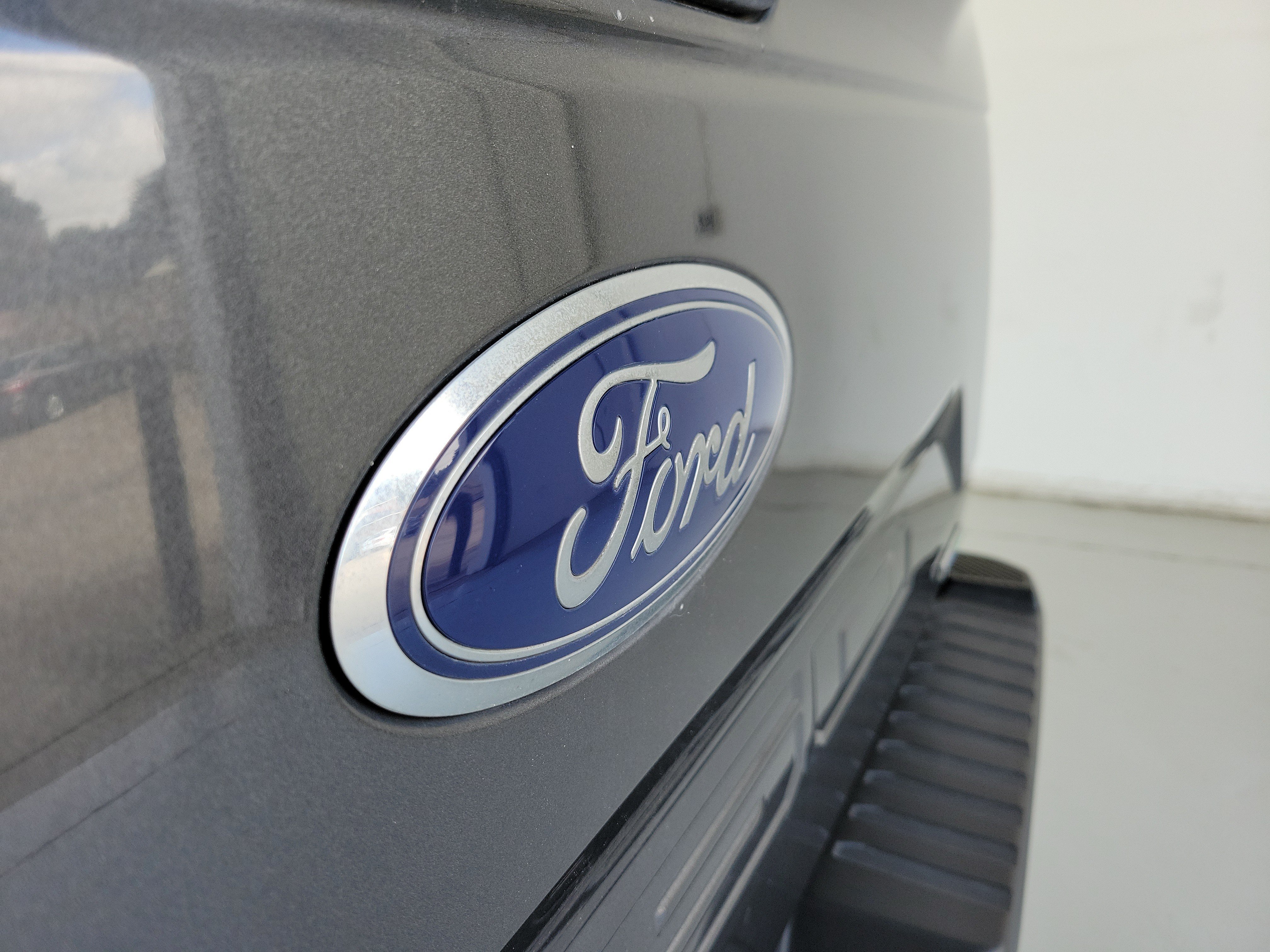 Used 2018 Magnetic Ford XLT image 10