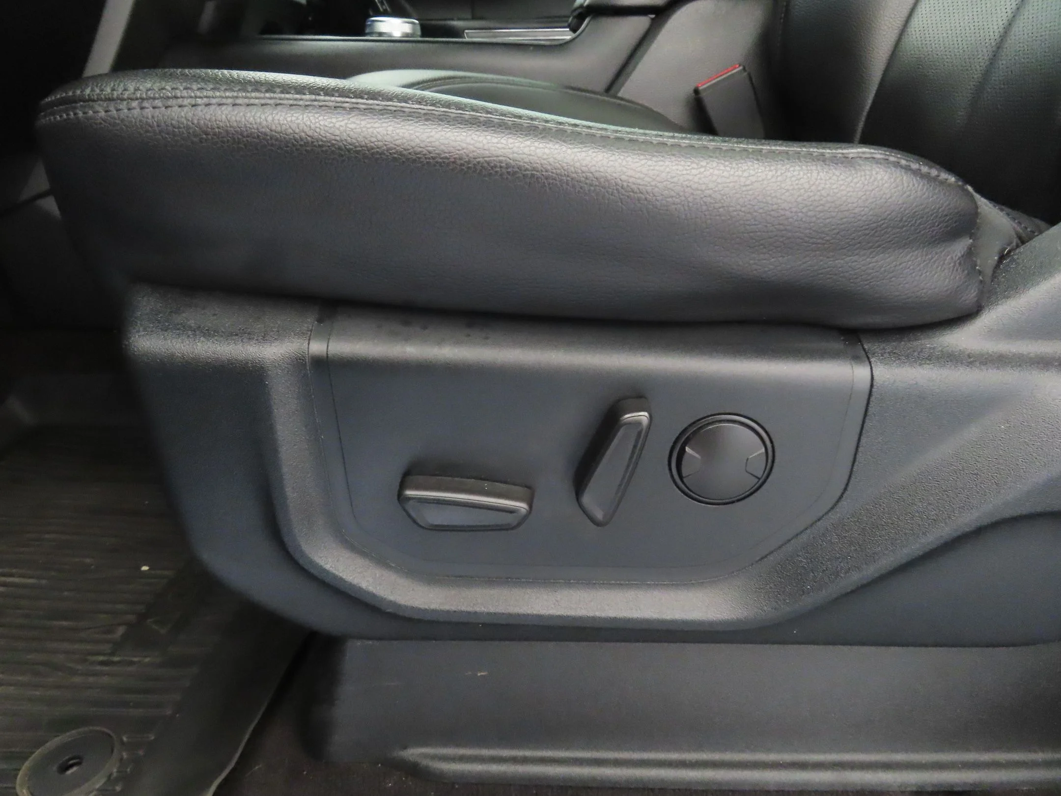 Used 2021 Gray Ford XLT image 12