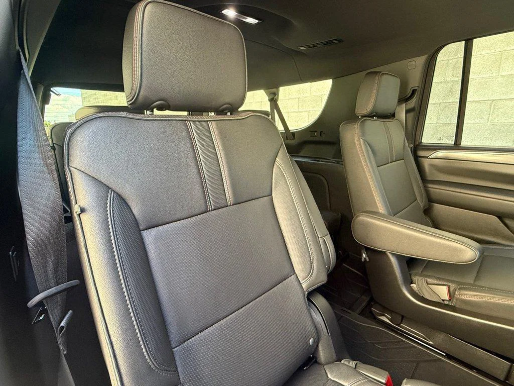 2024 Chevrolet Suburban RST - Photo 21