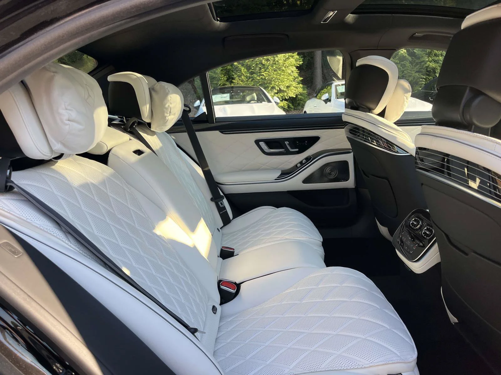 New 2027 Obsidian Black Metallic Mercedes-Benz S 580 4MATIC® Sedan image 45