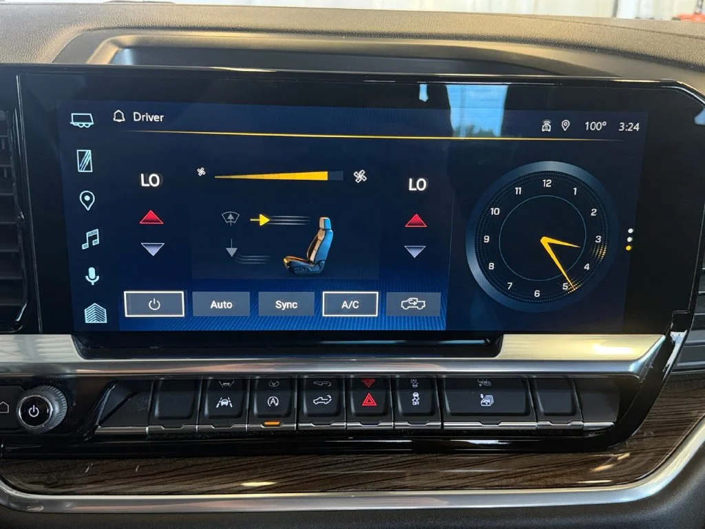 Used 2024 Summit White Chevrolet LT (2FL) image 22