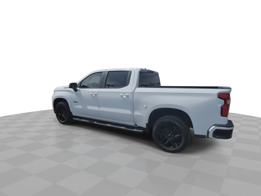 Certified Used 2021 SUMMIT WHITE Chevrolet RST image 6