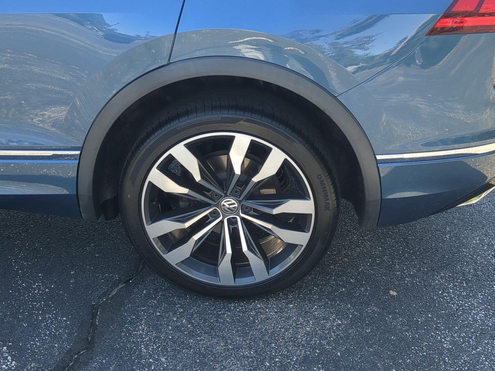 Used 2018 BLUE VOLKSWAGEN  image 11