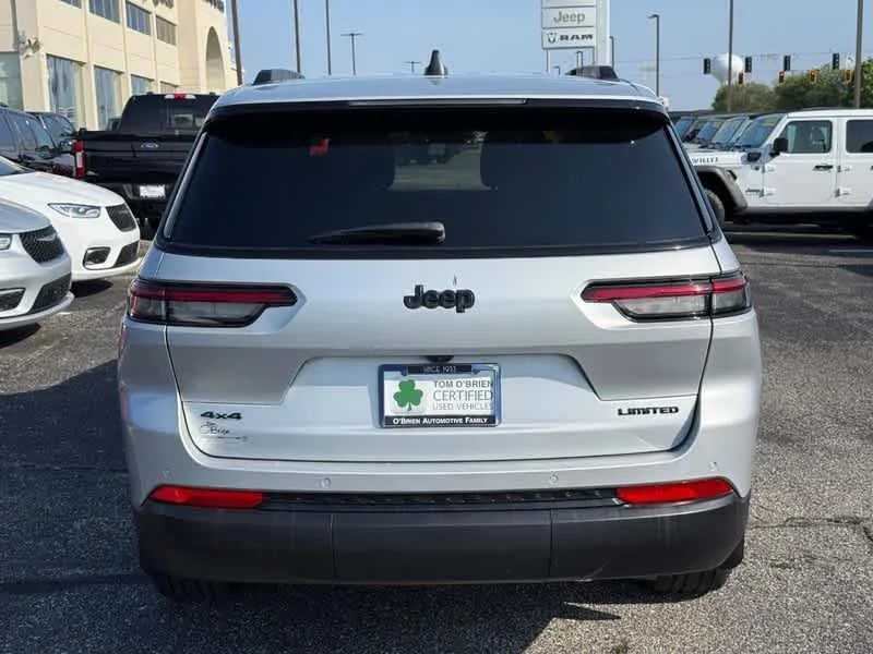 Used 2024 Silver Zynith Jeep Limited image 4