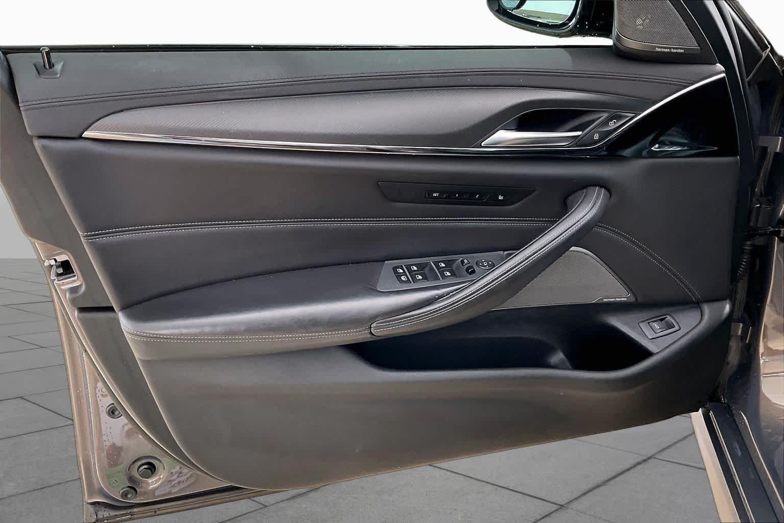Used 2023 Alvite Grey Metallic BMW  image 21