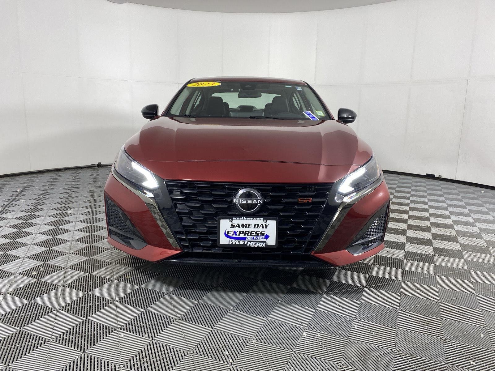 Used 2023 Scarlet Ember Tintcoat Nissan 2.5 SR image 2
